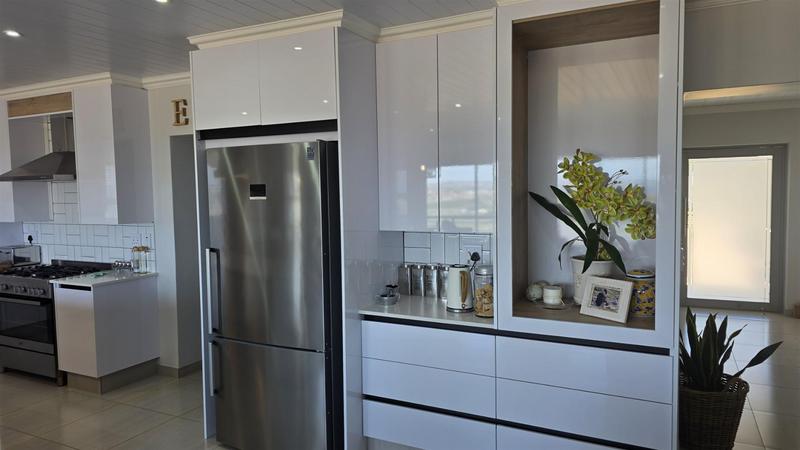 5 Bedroom Property for Sale in Monte Christo Western Cape